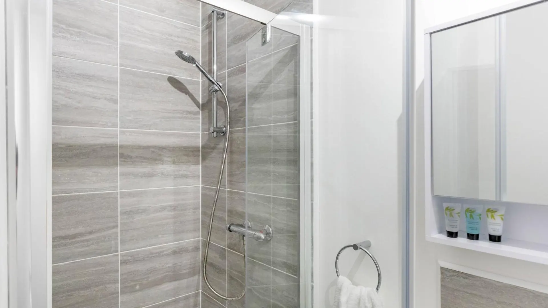 New! Stylish 5-Bed Apartment In Stockton-On-Tees By Stay With Us, Perfect For Contractors & Large Groups, Free Parking! 蒂诗上的索纳比 0*,  英国