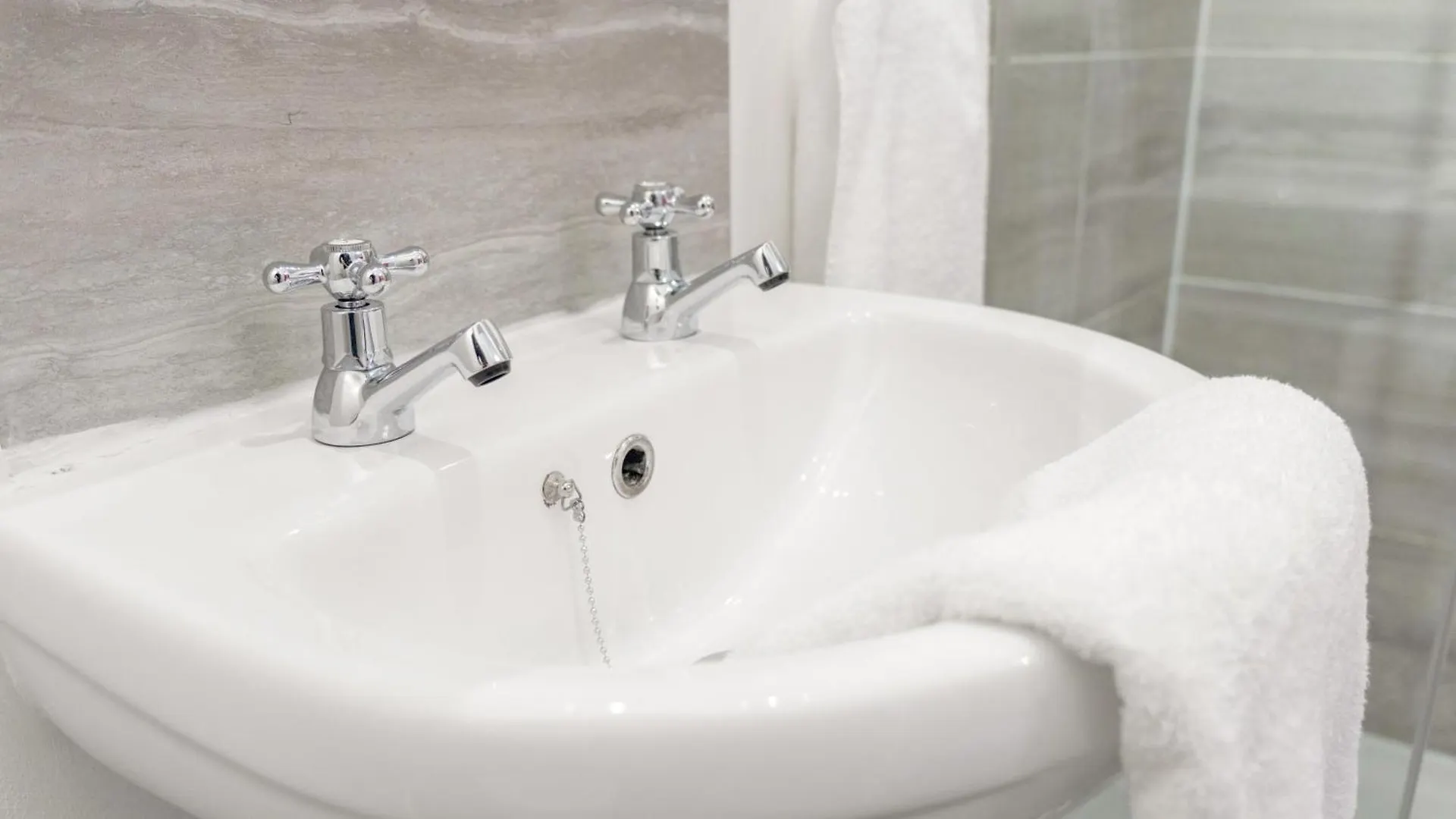 New! Stylish 5-Bed Apartment In Stockton-On-Tees By Stay With Us, Perfect For Contractors & Large Groups, Free Parking! 蒂诗上的索纳比