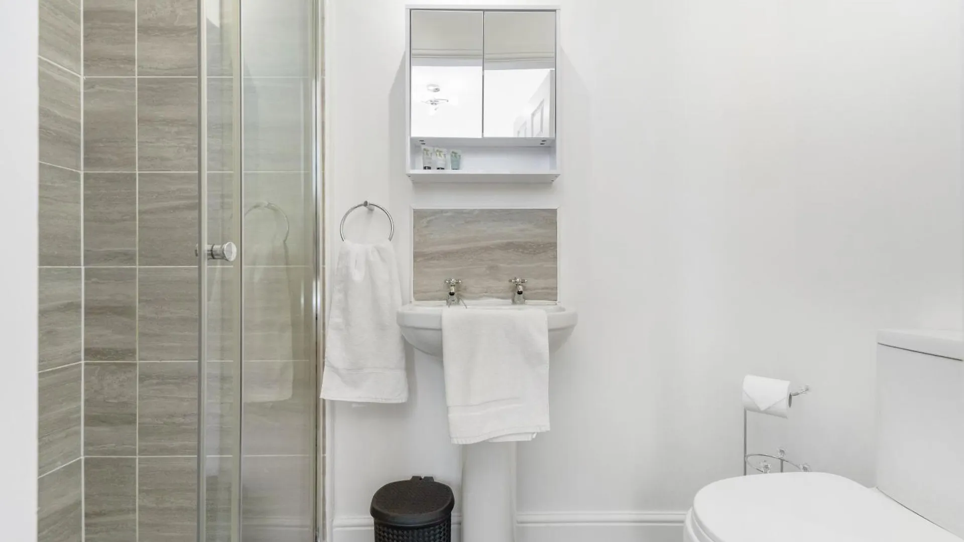 New! Stylish 5-Bed Apartment In Stockton-On-Tees By Stay With Us, Perfect For Contractors & Large Groups, Free Parking! 蒂诗上的索纳比