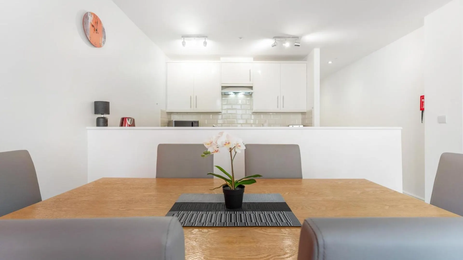 New! Stylish 5-Bed Apartment In Stockton-On-Tees By Stay With Us, Perfect For Contractors & Large Groups, Free Parking! 蒂诗上的索纳比