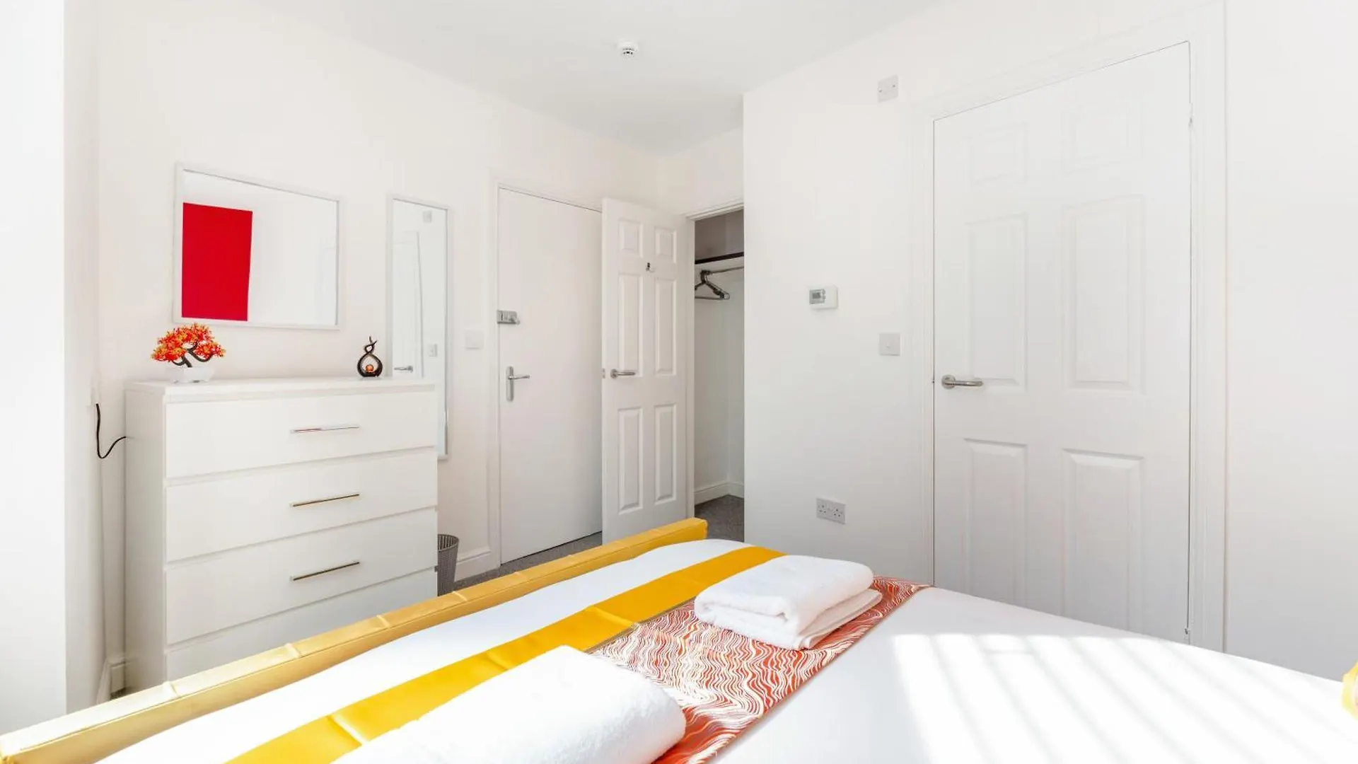 New! Stylish 5-Bed Apartment In Stockton-On-Tees By Stay With Us, Perfect For Contractors & Large Groups, Free Parking! 蒂诗上的索纳比