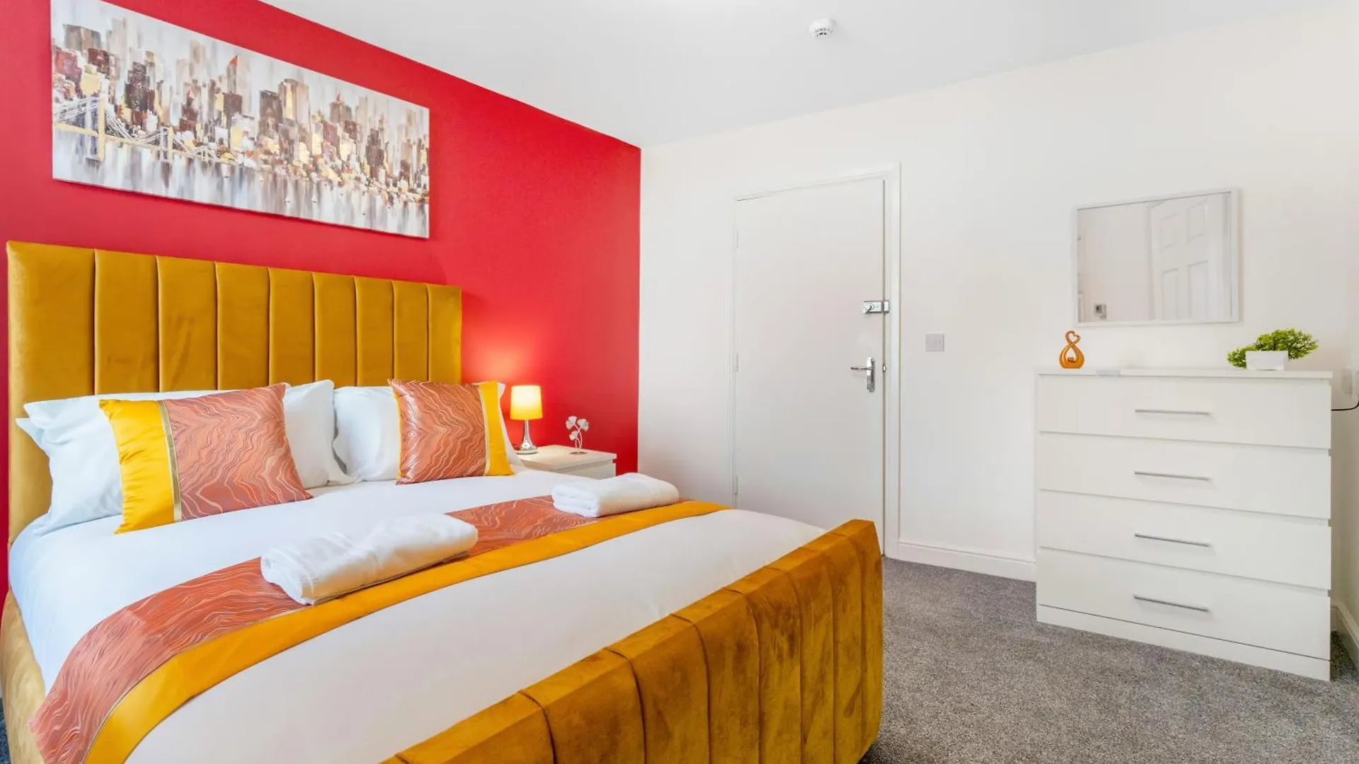 Thornaby on Tees New! Stylish 5-Bed Apartment In Stockton-On-Tees By Stay With Us, Perfect For Contractors & Large Groups, Free Parking!